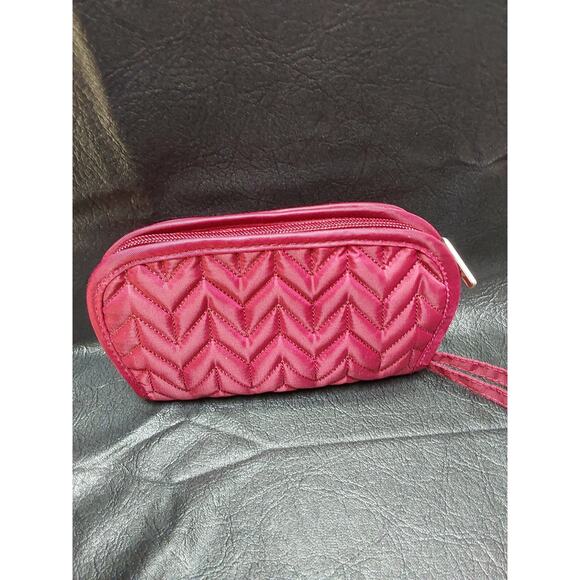 NEW Lug Flipper Jewelry Clutch Quilted Burgandy Travels Wristlet Zip Around - Picture 2 of 6